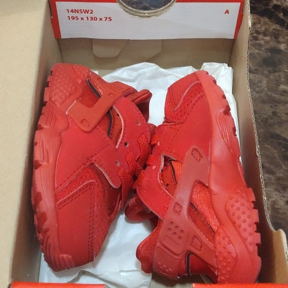Toddler Shoes Red Nike Huarache Run size 5 - Picture 14 of 14
